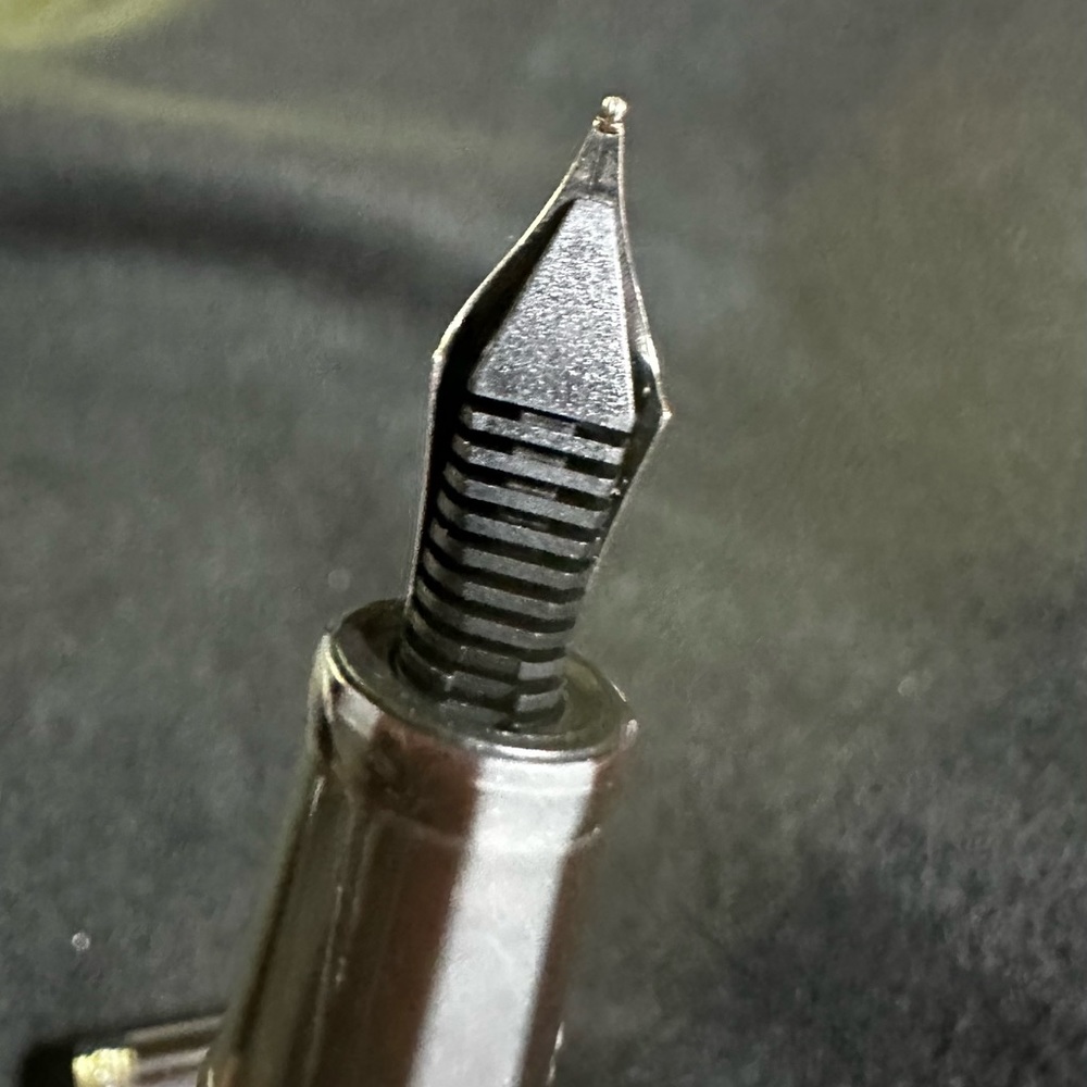 Levenger True Writer Fountain Pen Fine Nib - Picture 5 of 7